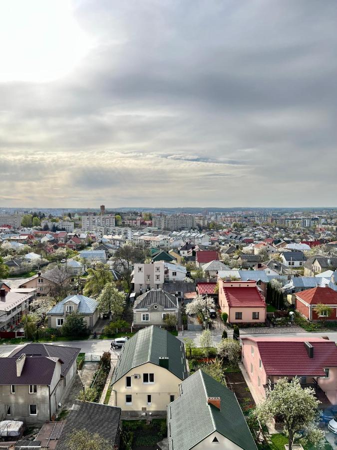 Relax. Просторі Та Затишні Апартаменти Ternopil Exterior photo